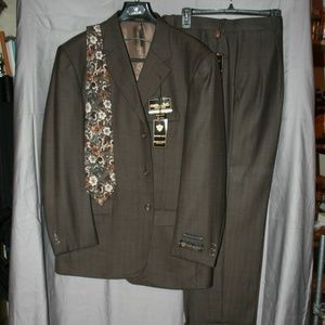 NWT Mens Suit